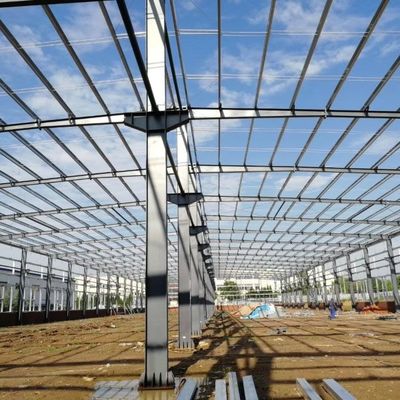 Q355B PEB هيكل فولاذي مبنى مستودع فولاذي مصنوع مسبقاً
